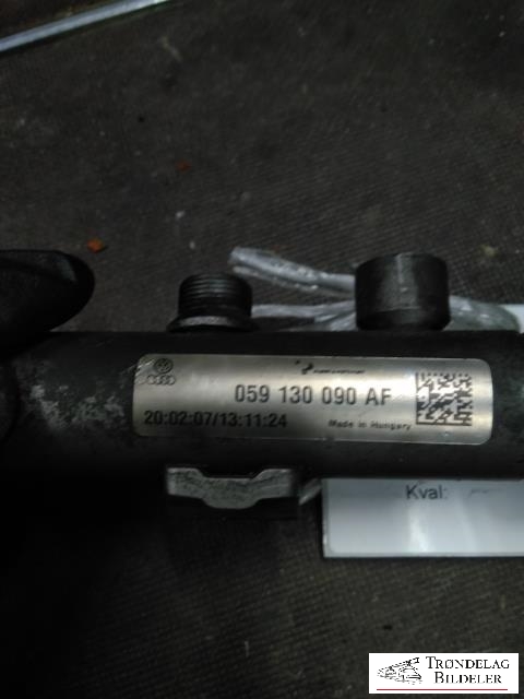 Dyseskinne (fuelrail) til Audi A6, Allroad 2006-2008 (Type II, Fase 1) (C6) (C6) (VW|059 130 090 AF|)