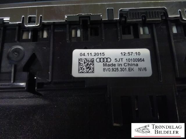 Bryter nødblink til Audi A3 2012-2016 (Type III, Fase 1)  (8V0 925 301 EK|)