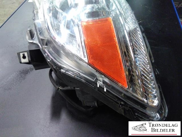 Frontlykt venstre halogen til Mitsubishi ASX 2010-2019  (8301B587|P9135L|P9238)