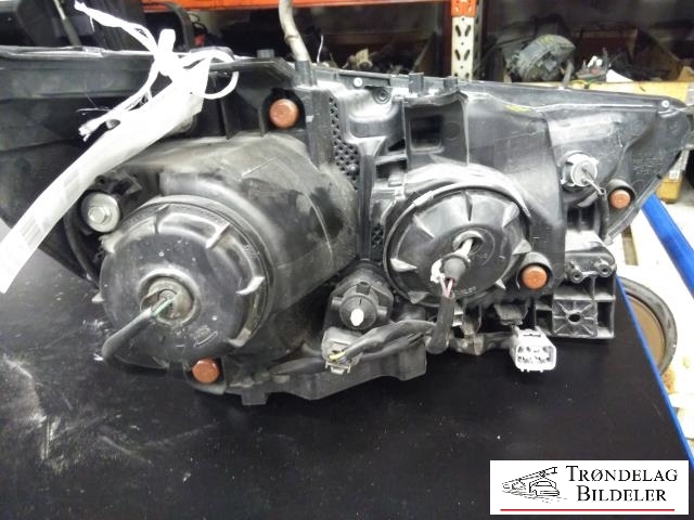 Frontlykt venstre halogen til Mitsubishi ASX 2010-2019  (8301B587|P9135L|P9238)