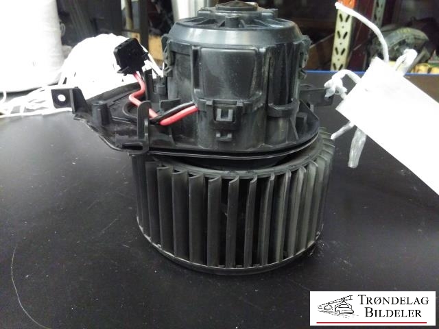 Varmeapparat motor til VW Transporter / Caravelle 2015-2019 (T6) (T6) (BOSCH|7E1 820 021 B|0 130 115 671|)