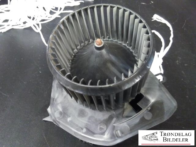 Varmeapparat motor til VW Transporter / Caravelle 2015-2019 (T6) (T6) (BOSCH|7E1 820 021 B|0 130 115 671|)