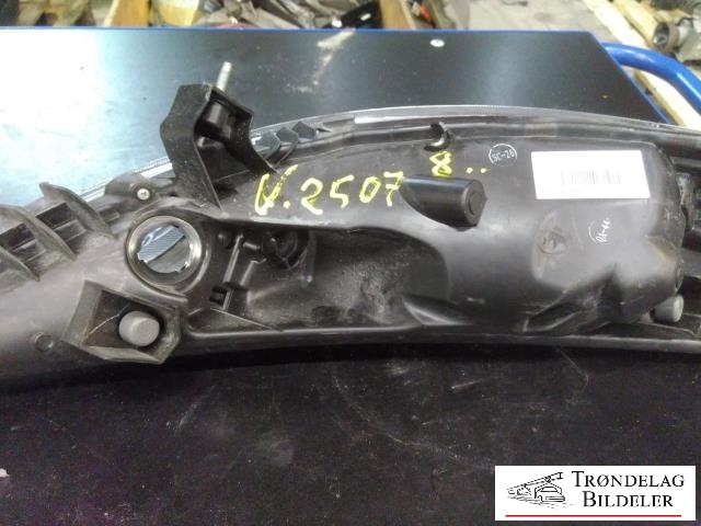 Frontlykt venstre halogen til Nissan Juke 2010-2014 (Fase 1) (26125-3YW0A|261253YW0D|)