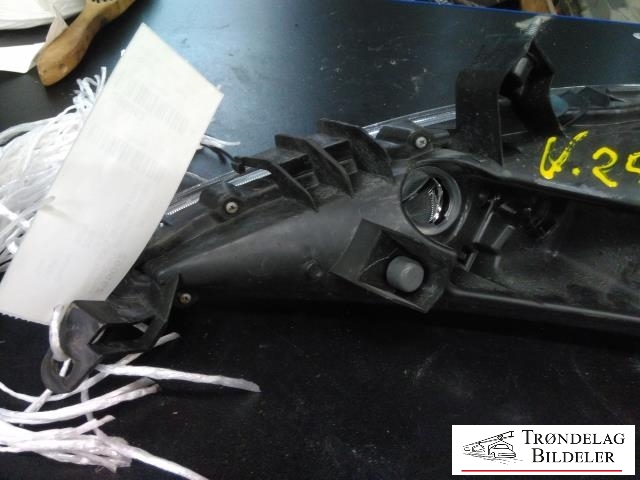 Frontlykt venstre halogen til Nissan Juke 2010-2014 (Fase 1) (26125-3YW0A|261253YW0D|)