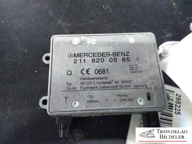 Antenne forsterker til Mercedes R-Klasse, 2006-2013 (W251) (W251) (MERCEDES|211 820 08 85)