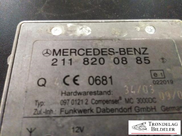 Antenne forsterker til Mercedes R-Klasse 2006-2013 (W251) (W251) (MERCEDES|211 820 08 85|)