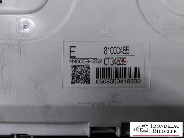 Instrumentpanel til Mitsubishi Outlander 2015-->> (Type III, Fase 2)  (MITSUBISHI|8100C455|0T34539|)