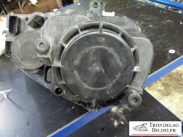 Frontlykt venstre halogen til VW Golf V, STV 2007-2010 (JETTA) (JETTA) (1K6 941 005 P|1K6 941 029 P|)