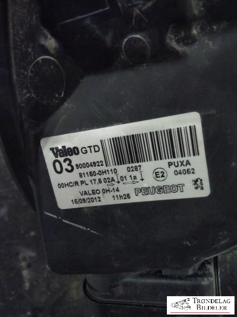Frontlykt venstre halogen til Peugeot 107 2006-2014 (16 079 781 80|)