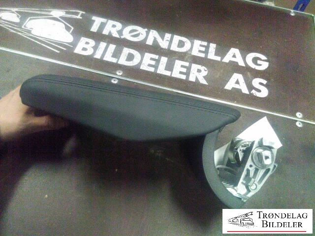 Sete armlene til Audi e-tron 2018-->>  (4KE 864 206 B|4KE 864 206 G|)