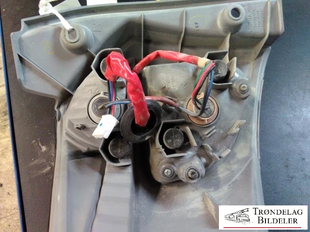 Baklykt høyre til Toyota Verso-S 2011-2015 (COMBI) (COMBI) (81551-52660|)