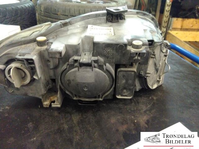 Frontlykt venstre halogen til Audi A4 2004-2008 (Type III) (B7) (B7) (AL|8E0941003AJ|301219201|)
