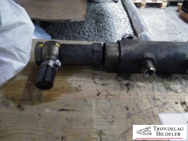 Dyseskinne (fuelrail) til Volvo XC90 2002-2006 (Type I, Fase 1)  (30622085|)