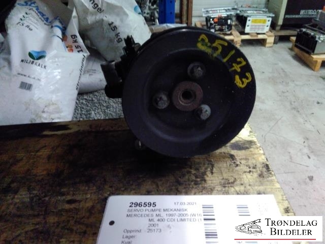 Servo pumpe mekanisk til Mercedes ML 1997-2005 (W163) (W163) (A 003 466 05 01|A 003 466 06 01|)