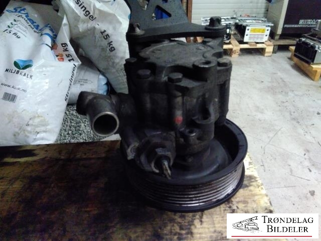 Servo pumpe mekanisk til Mercedes ML 1997-2005 (W163) (W163) (A 003 466 05 01|A 003 466 06 01|)