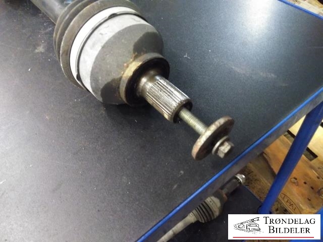 Drivaksel høyre foran, diesel/automat til Volvo C30 2010-2012 (Fase 2)  (VOLVO|P31259795|)