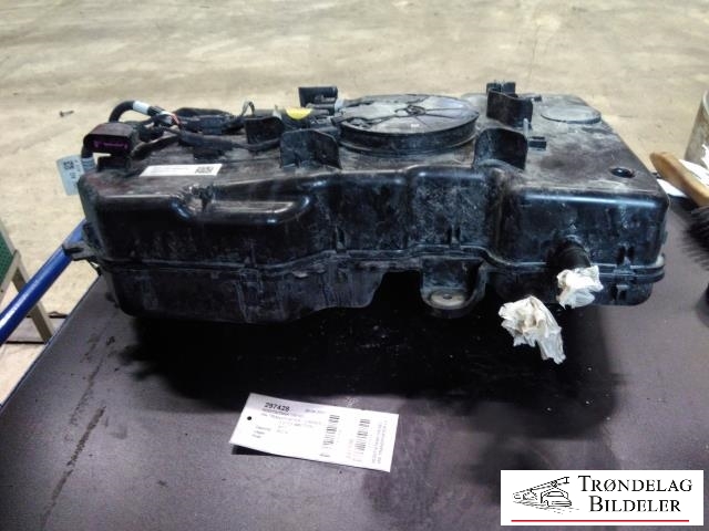 AdBlue tank til VW Transporter / Caravelle 2015-2019 (T6) (T6) (VW AG|7E0 131 877 G|7E0131877H|)
