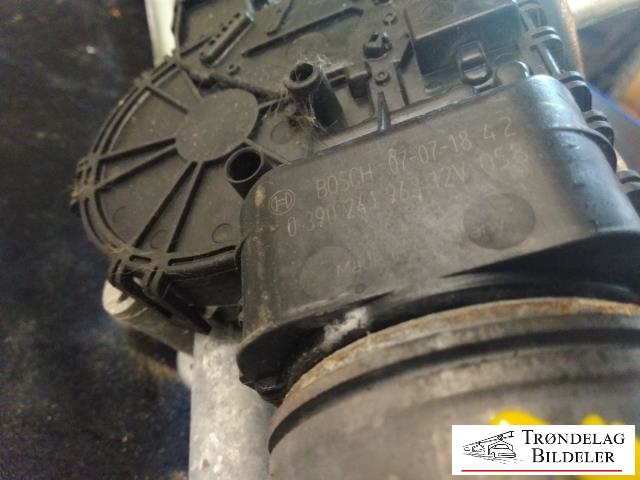 Viskermotor frontrute komplett m/overføring til Dodge Avenger 2007-->>  (BOSCH|0 390 241 963|)