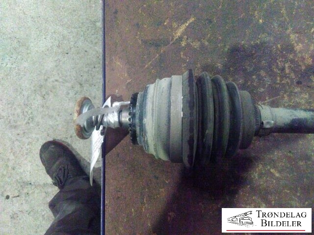 Drivaksel venstre foran, diesel/manuell til BMW 1-Serie 2011-2015 (Fase 1) (F20/F21) (F20/F21) (7597693|)