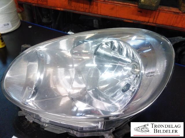Frontlykt venstre halogen til Nissan Micra 2011-2017 (K13) (K13) (NISSAN|260601HB0A|260601HB0B|20C578052B)