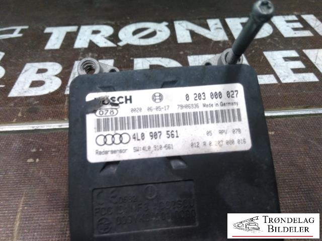 Sensor radar til Audi Q7 2006-2010 (Type I, Fase 1) (BOSCH|4L0 907 561|0 203 000 027|)