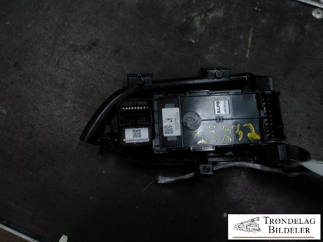 Bryter ruteheis førerdørspanel til Toyota GT86 2012-->>  (83071CA013|)