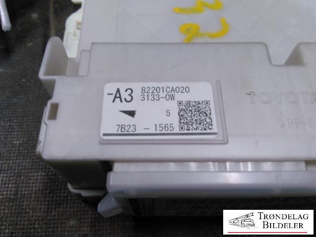 Sikringsboks kupe til Toyota GT86 2012-->> (82201CA020|3133-OW|)