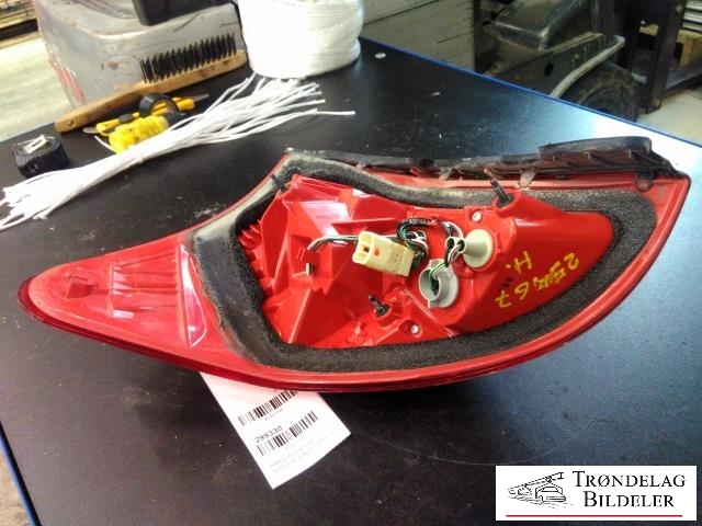 Baklykt høyre til Toyota RAV4 2009-2013 (Type III, Fase 2) (81551-42120|)