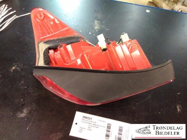 Baklykt venstre til Toyota RAV4 2009-2013 (Type III, Fase 2)  (81561-42120|)