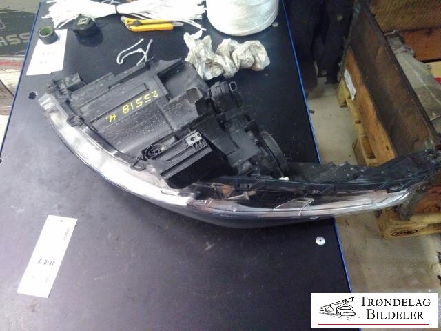 Frontlykt høyre halogen til Peugeot 3008 2009-2016 (Type I)  (6206 N9|)
