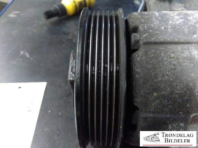 Aircondition kompressor til Škoda Octavia 2013-2016 (Type III, Fase 1)  (VW AG|890607|5Q0 816 803 D|5Q0816803|5Q0816803B|5Q0816803C|5Q0816803D|5Q0816803H|5Q0816803J|5Q0816803Q|5Q0820803P|5Q0 820 803 Q)