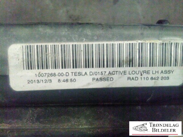 Grill venstre til Tesla Model S 2013-2016 (Fase 1)  (TESLA|1007268-00-D|RAD110642203|)