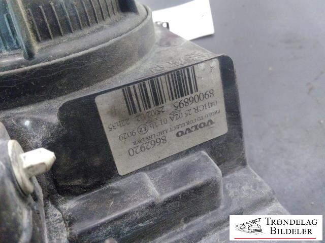 Frontlykt venstre halogen til Volvo XC70 2001-2004 (Type I, Fase 1)  (VOLVO|8659606|8693567|89006822|8662919|89006878|8693547|89007897|8620686|89004805|89007907|)