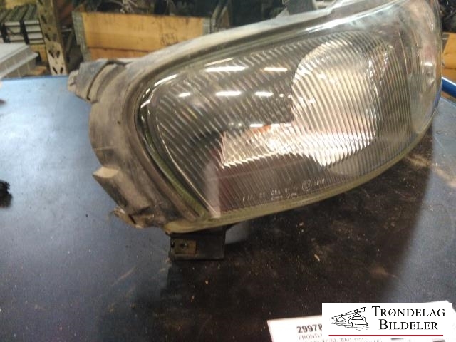 Frontlykt høyre halogen til Volvo XC70 2001-2004 (Type I, Fase 1)  (VOLVO|89006894|)