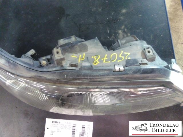 Frontlykt høyre halogen til Volvo XC70 2001-2004 (Type I, Fase 1)  (VOLVO|89006894|)