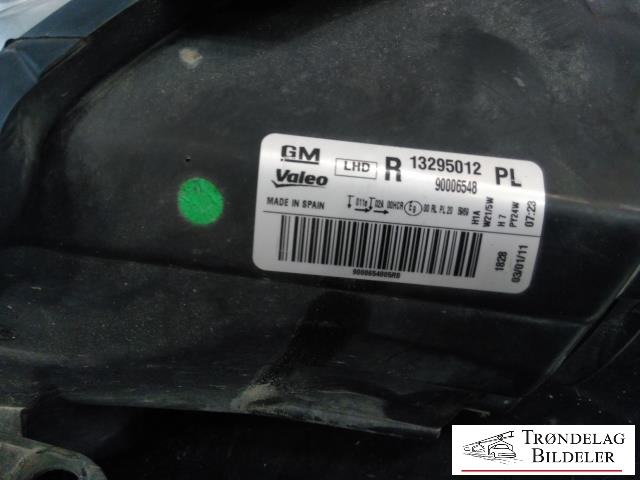 Frontlykt høyre halogen til Opel Corsa D 2006-2014 (VALEO|13295012|)