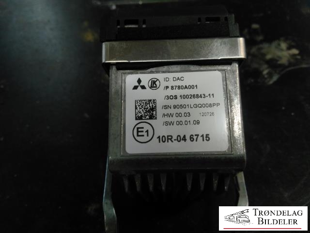 Parkeringskamera foran til Mitsubishi Outlander 2012-2015 (Type III, Fase 1)  (MITSUBISHI|8780A001|10026843-11|)