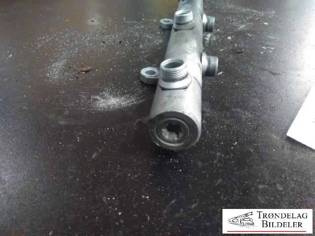Dyseskinne (fuelrail) til Audi A6, Allroad 2006-2008 (Type II, Fase 1) (C6) (C6) (059 130 090 AG|)