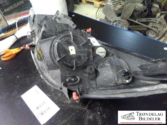 Frontlykt høyre halogen til Opel Meriva B 2010-2017  (13253630|VP9PMX-13005-AD|)