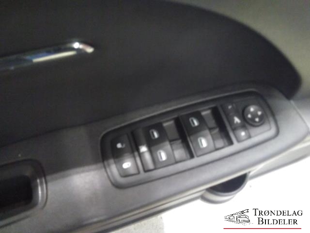 Dør venstre foran til Dodge Journey 2008-2010 (68040231AC|)