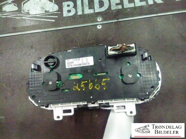 Instrumentpanel til Nissan Qashqai 2007-2010 (Type I, Fase 1)  (JD08E|17A59M9|)