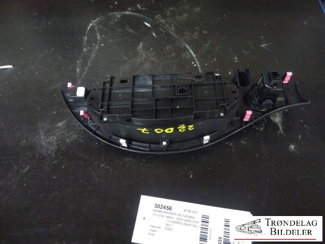 Varmeapparat betjening til Toyota Yaris 2014-2020 (Type III, Fase 2)  (82711-60640|55900-0D800|)