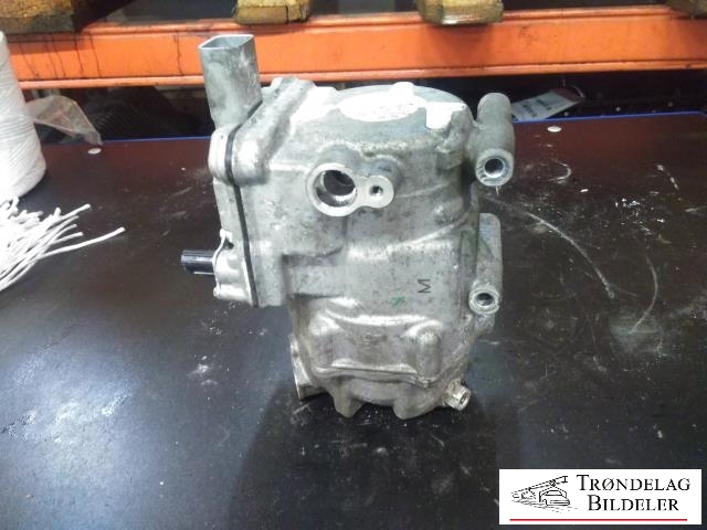 Aircondition kompressor hybrid til Toyota Yaris 2014-2020 (Type III, Fase 2) (DENSO|042200-1350|)
