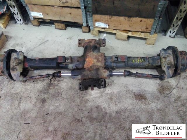 Framaksel til Traktor Case 685 0-->>