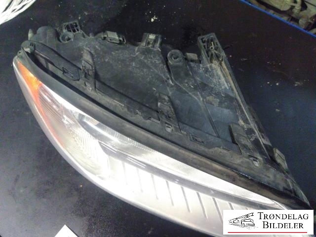 Frontlykt høyre halogen til Volvo V70 2007-2013 (Type III, Fase 1) (VALEO|31214352|)