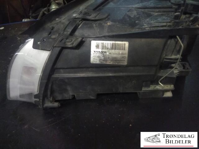 Frontlykt høyre halogen til Volvo V70 2007-2013 (Type III, Fase 1) (VALEO|31214352|)