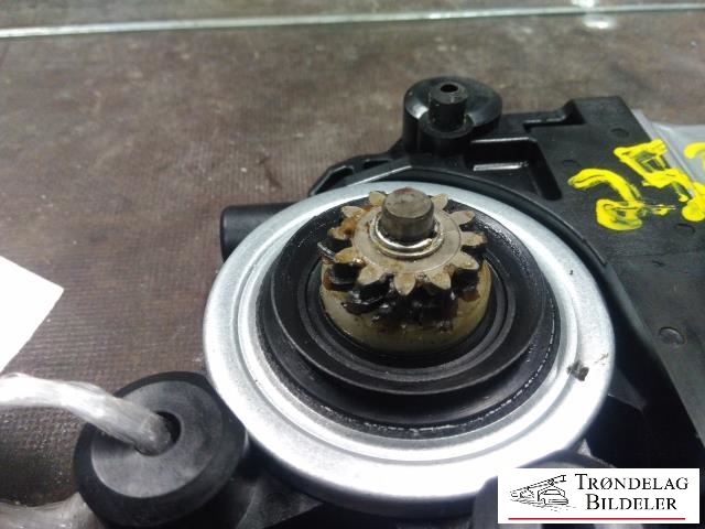 Ruteheis, kun motor, høyre foran til Volvo XC70 2008-2013 (Type II, Fase 1)  (MITSUBA|110623|970714-102|)