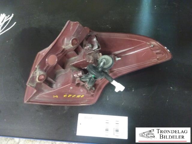 Baklykt venstre ytre til Toyota RAV4 2013-2015 (Type IV, Fase 1)  (81561-42170|)