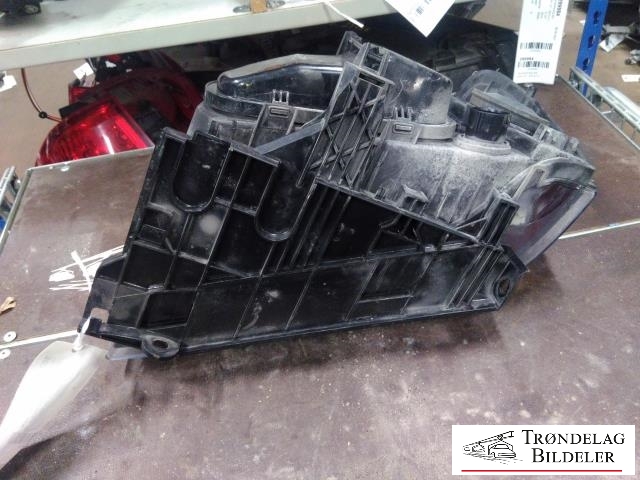 Frontlykt høyre halogen til Land Rover Freelander 2007-2014 (Type II) (6H52-13W029-BC|)