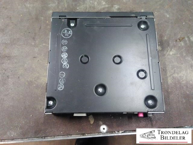Bilstereo CD-veksler til Volvo V70 2007-2013 (Type III, Fase 1)  (DENSO|6G92 10E887BL|462100-9140|)
